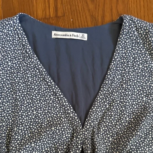 Set of Two Abercrombie Tie-Front Crop Tops XS - Picture 3 of 5